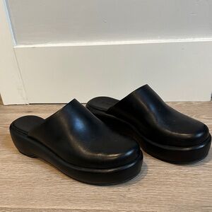 Everlane Black Leather Mules